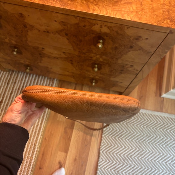 Rare find! Tory Burch Bucket Bag - Picture 8 of 8